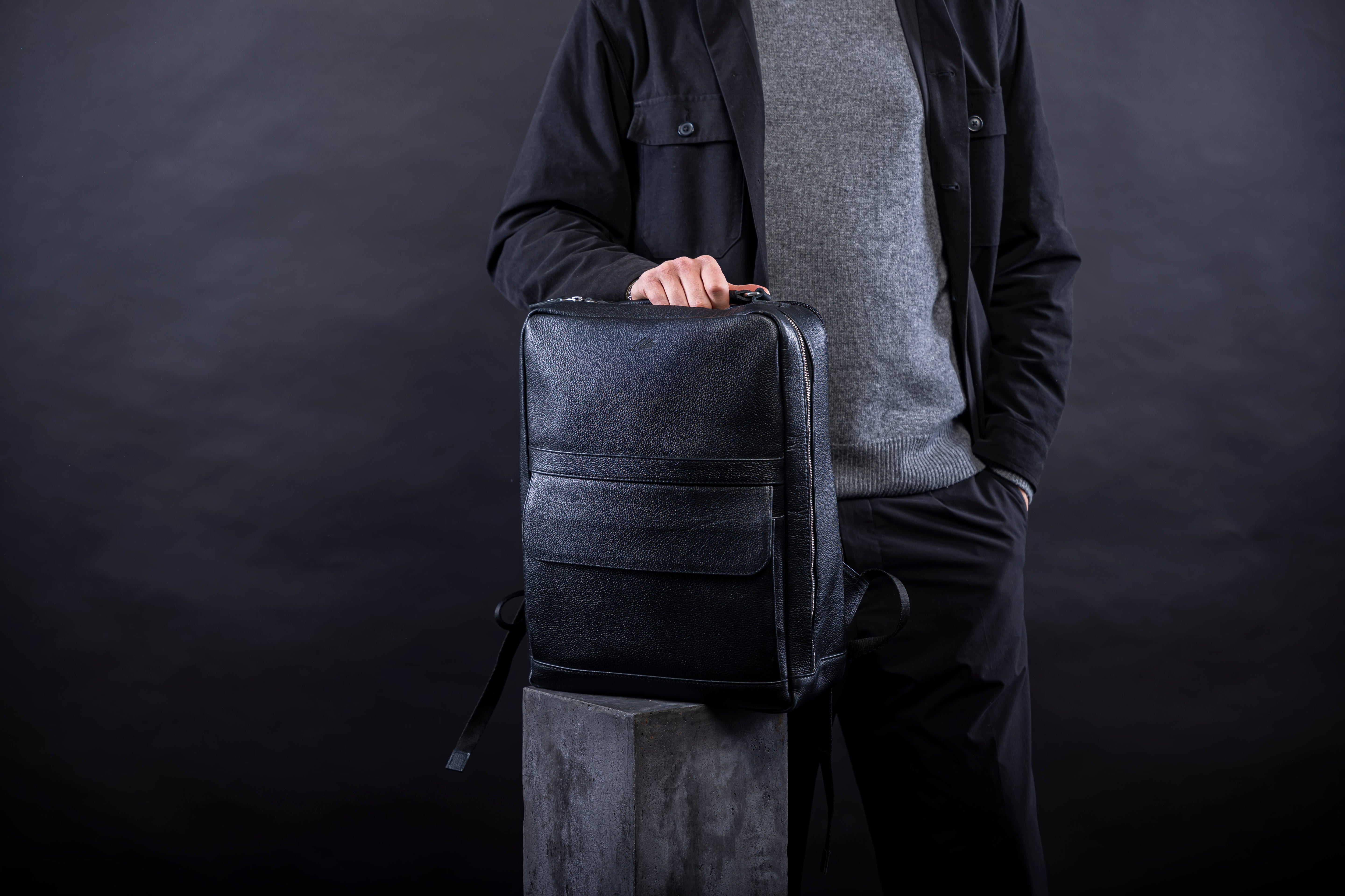 Minimalistisch packen: Die perfekte Packliste für deinen Business-Rucksack