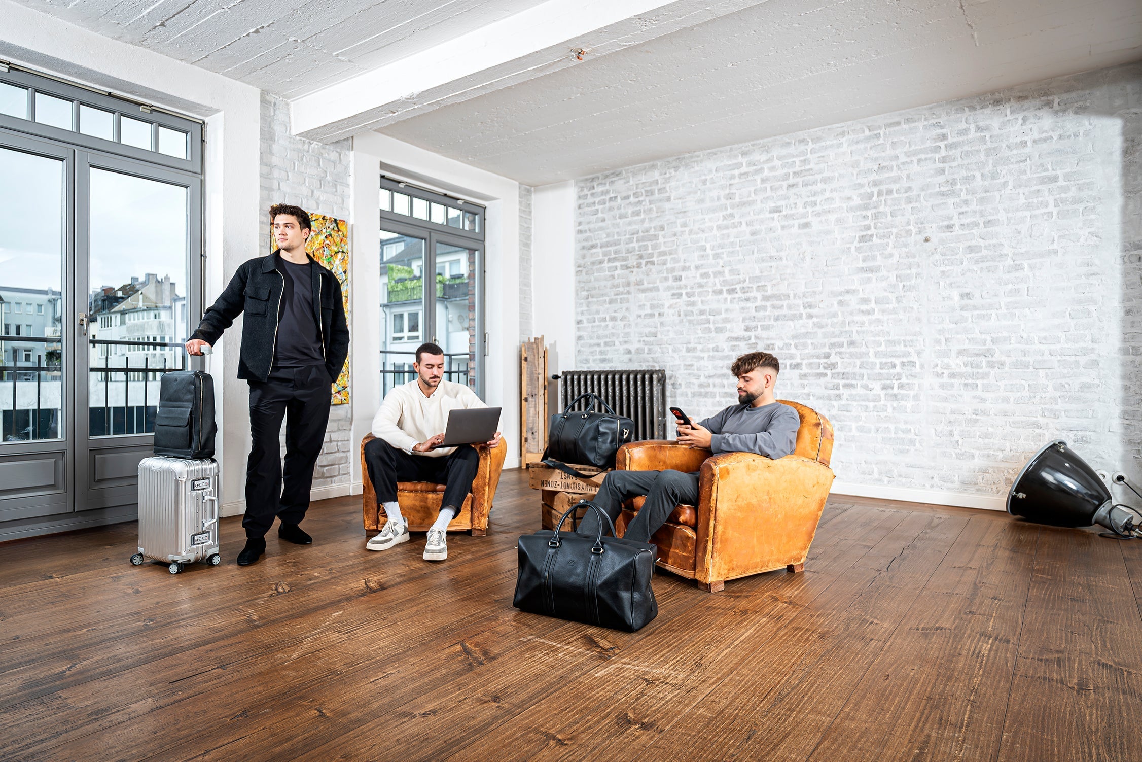 Handgepäck 2026: Airline Maße für Leder Weekender im Vergleich